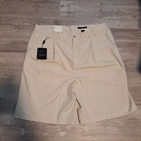Greg Norman Shorts Men 40T Beige Chino Golf Flat Front 9” Inseam High Rise NWT - Picture 1 of 10
